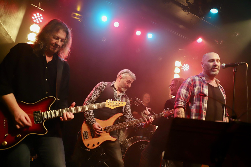 Classic rock : Armellino donne un premier concert réussi à l'Antipode